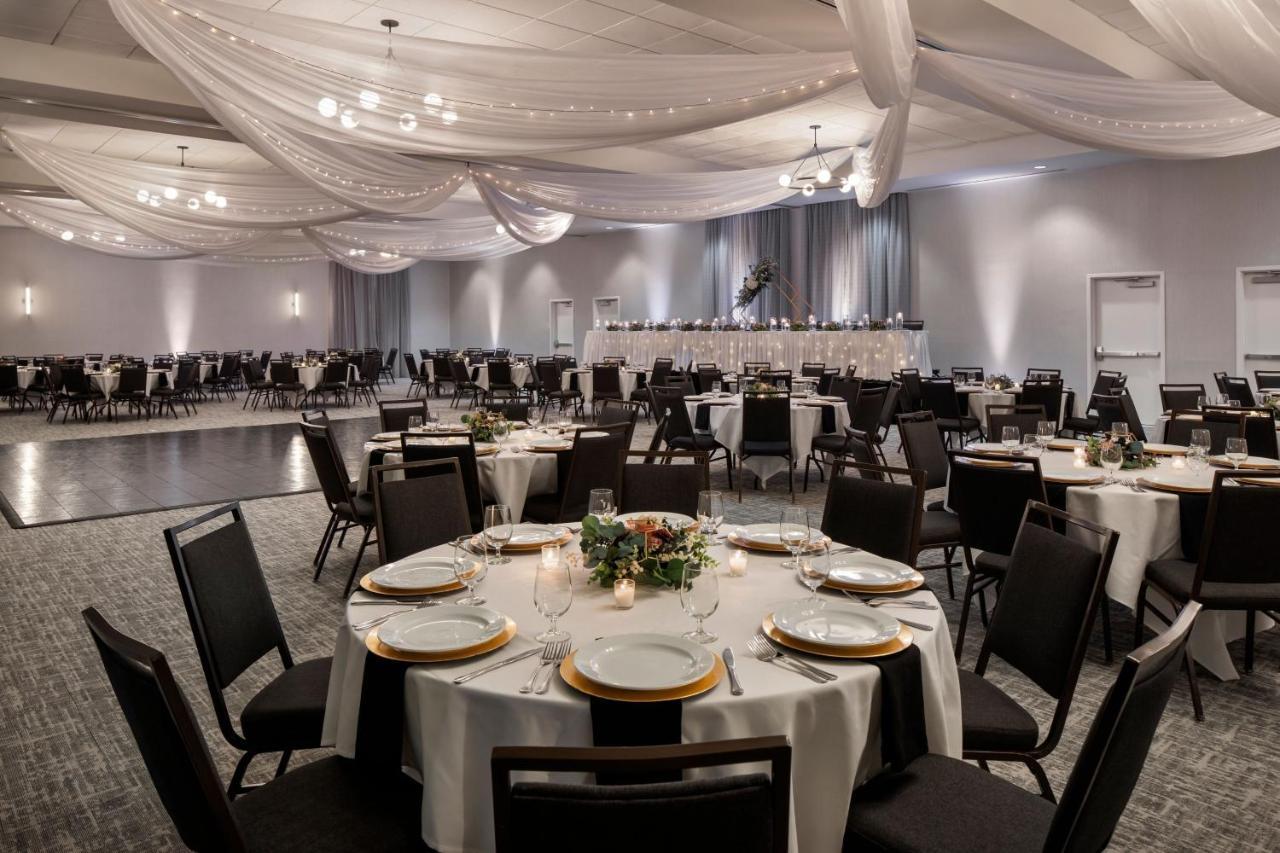 Courtyard Mankato Hotel & Event Center Exterior photo